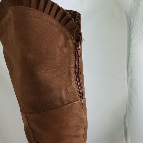 HOT IN HOLLYWOOD Brown Sued Knee High Heels 9M - Picture 5 of 11